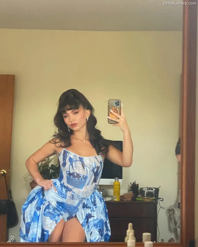 Rowan Blanchard photo 7 of 753