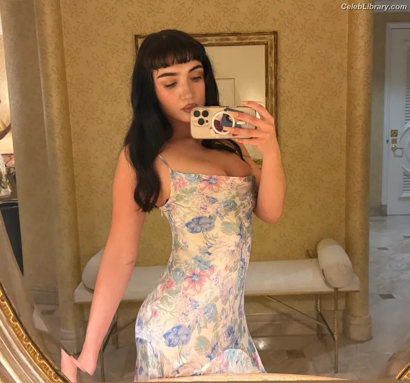 Rowan Blanchard photo 5 of 753