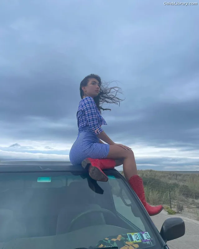 Rowan Blanchard photo 22 of 753
