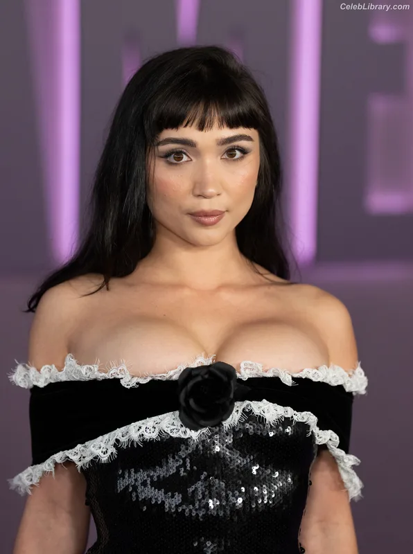 Rowan Blanchard photo 15 of 753