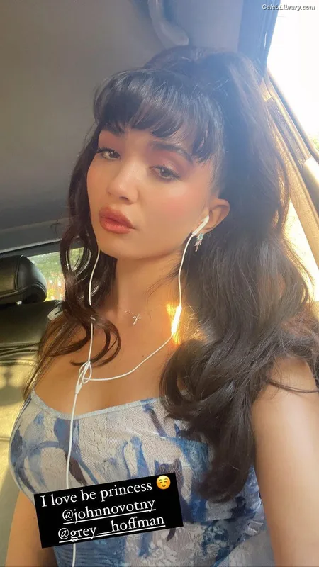Rowan Blanchard photo 12 of 753