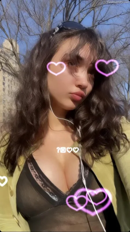 Rowan Blanchard photo 9 of 753