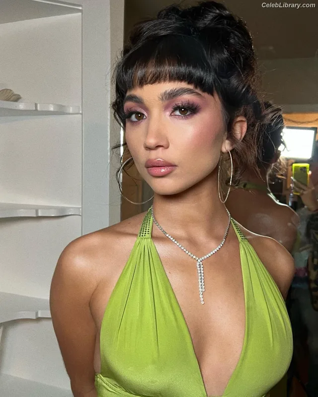 Rowan Blanchard photo 4 of 753