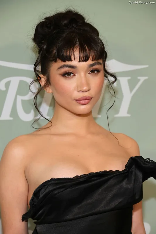 Rowan Blanchard photo 3 of 753