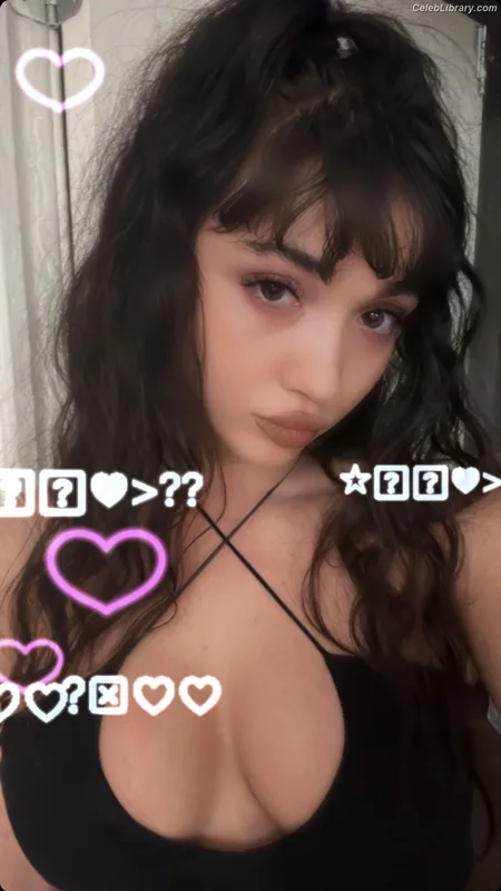 Rowan Blanchard photo 9 of 753