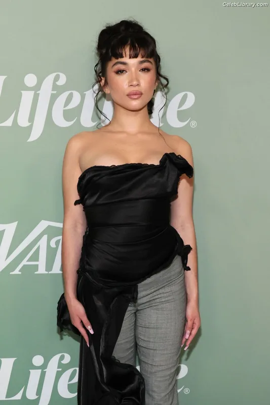 Rowan Blanchard photo 16 of 753