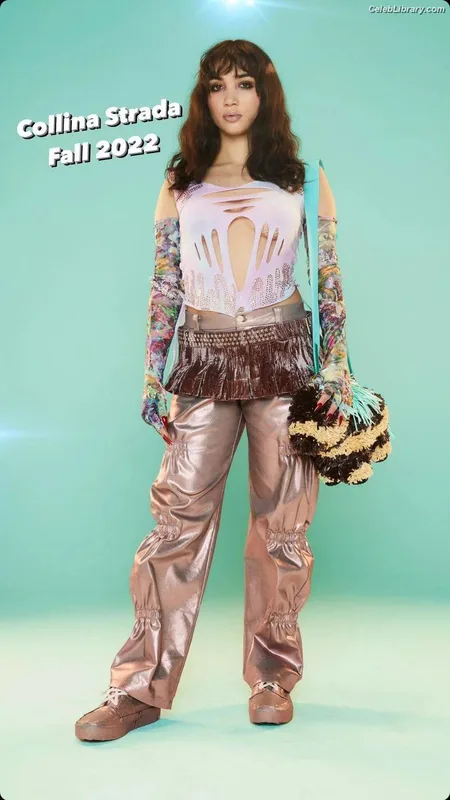 Rowan Blanchard photo 1 of 753