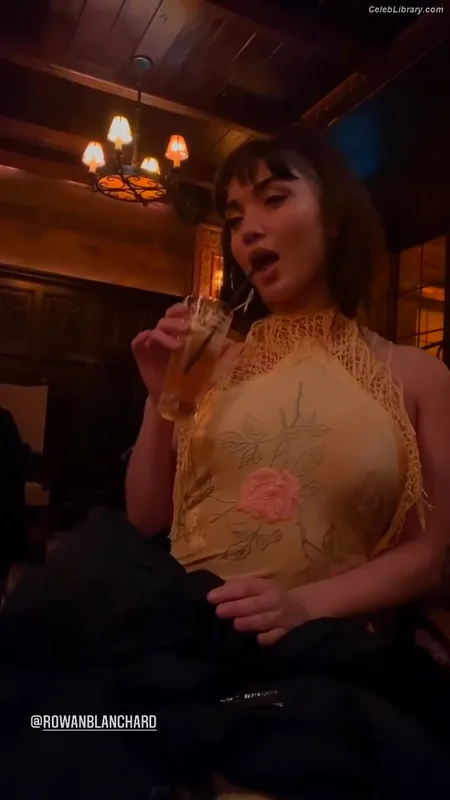 Rowan Blanchard photo 8 of 753
