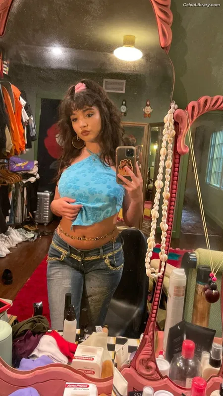 Rowan Blanchard photo 7 of 753