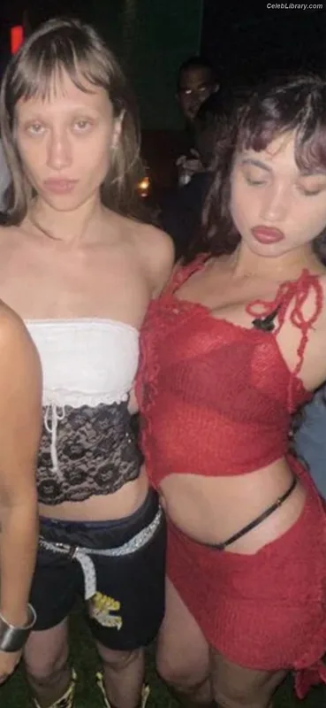Rowan Blanchard photo 12 of 753