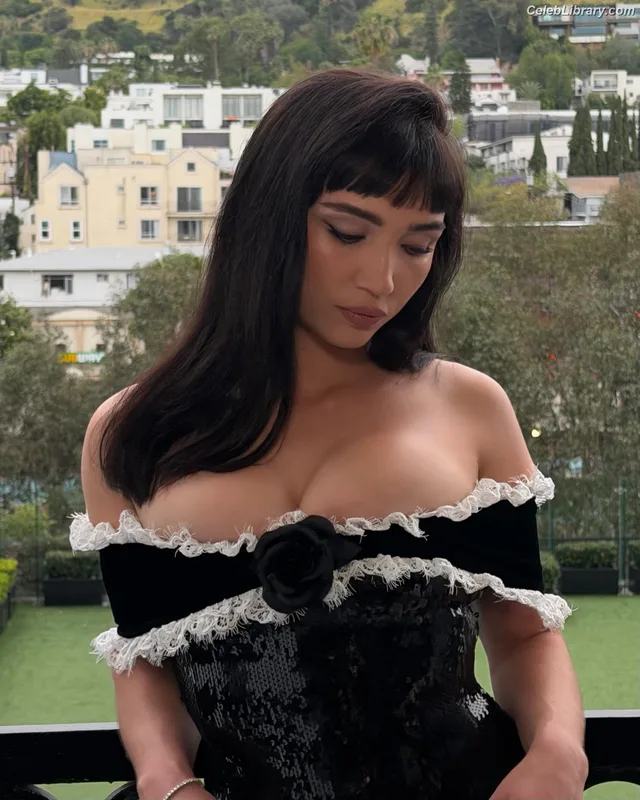 Rowan Blanchard photo 7 of 753