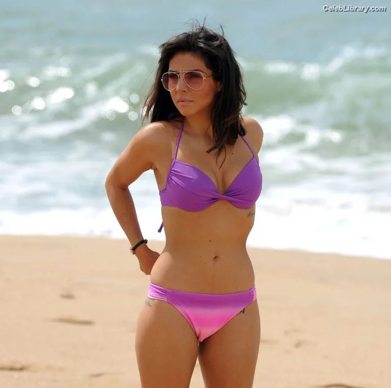Roxanne Pallett photo 8 of 46