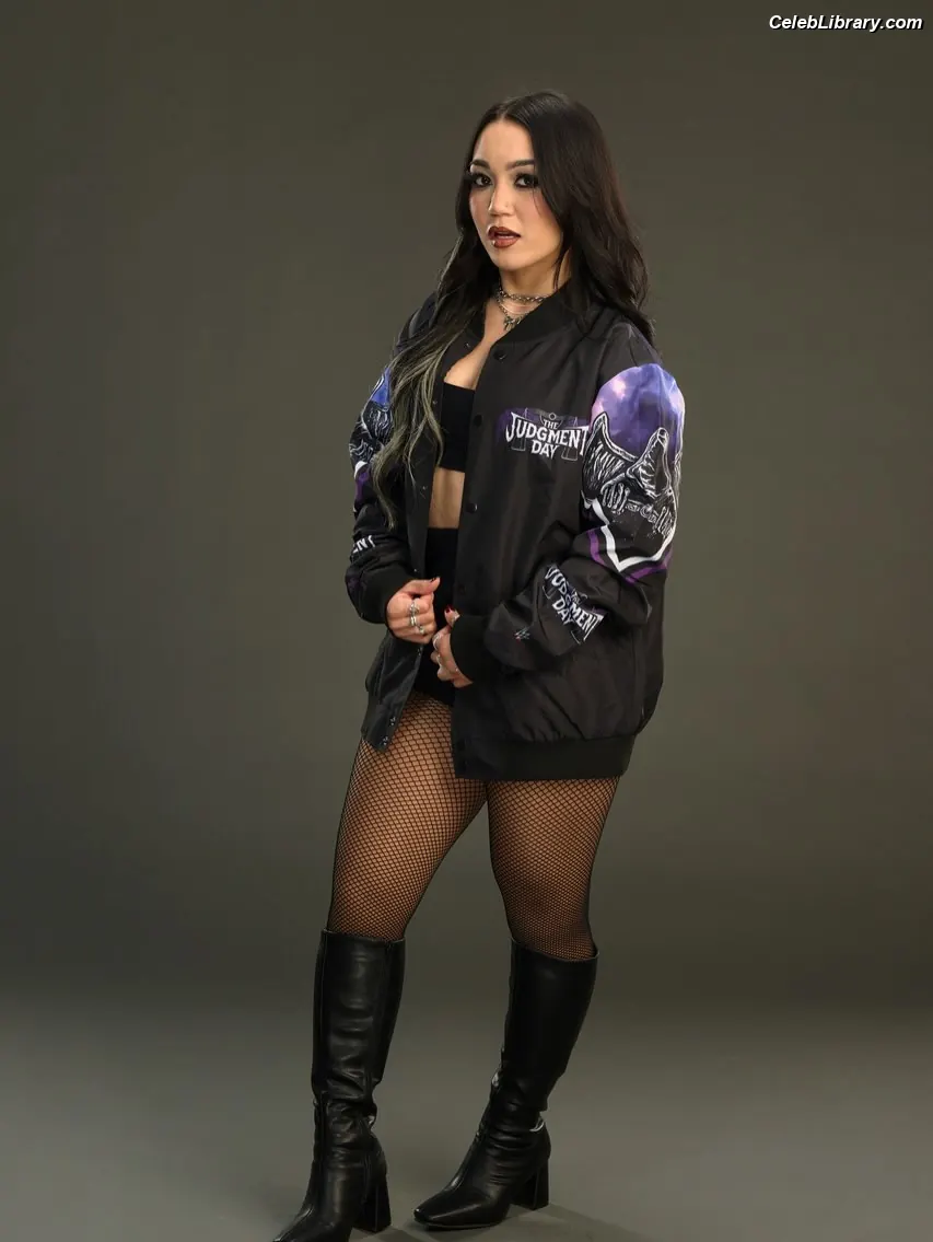 Roxanne Perez photo 9 of 1587