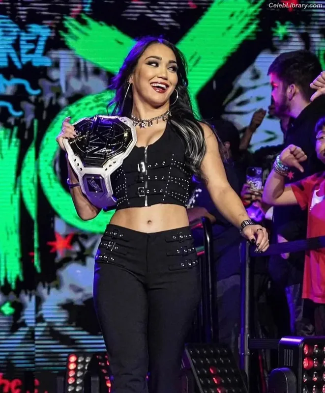 Roxanne Perez photo 21 of 1582