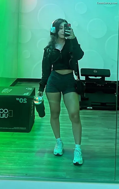 Roxanne Perez photo 4 of 1582