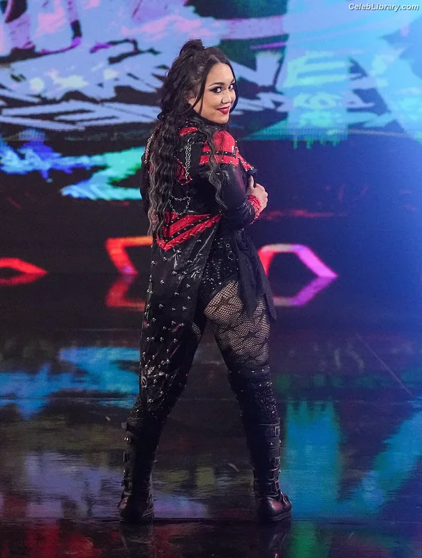 Roxanne Perez photo 4 of 1582