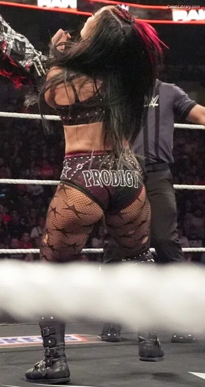 Roxanne Perez photo 3 of 1582