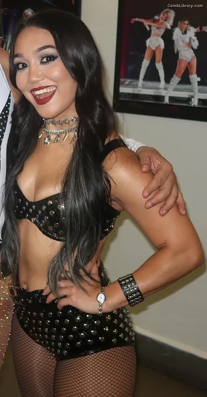 Roxanne Perez photo 2 of 1582
