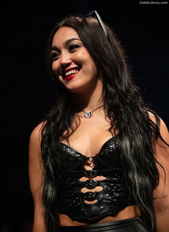 Roxanne Perez photo 4 of 1582