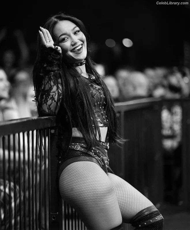 Roxanne Perez photo 22 of 1582