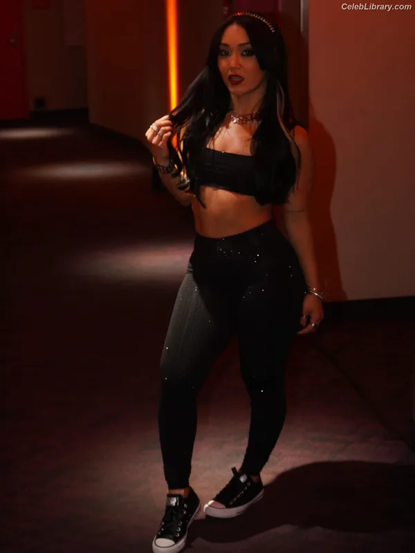 Roxanne Perez photo 18 of 1582