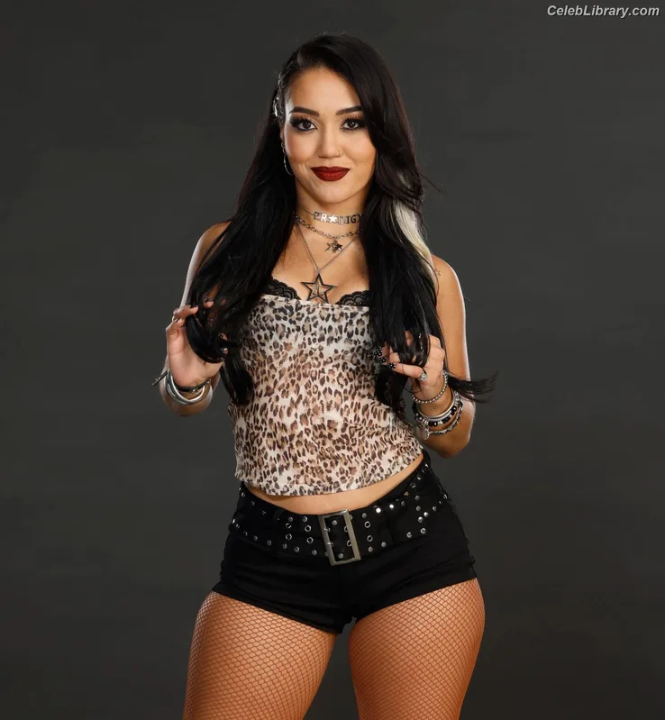 Roxanne Perez photo 14 of 1582
