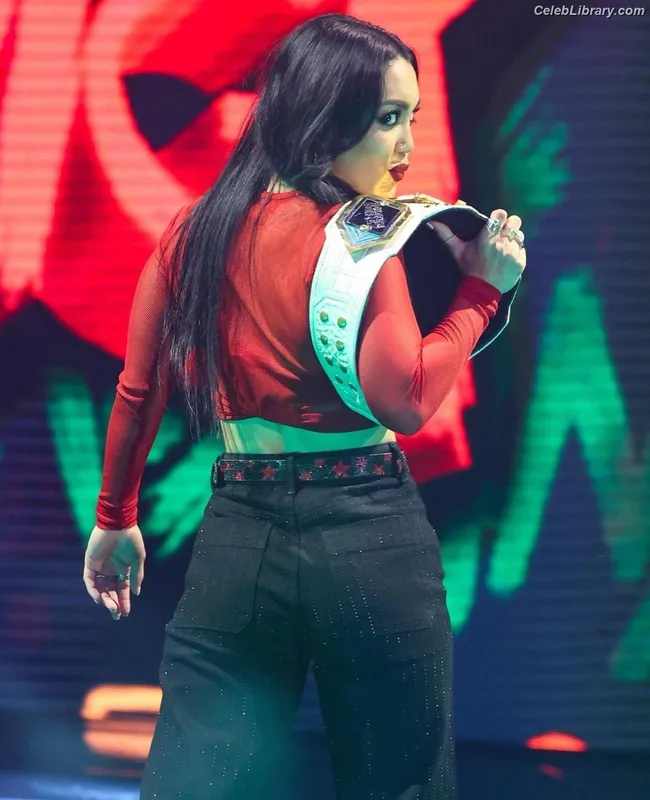Roxanne Perez photo 16 of 1582