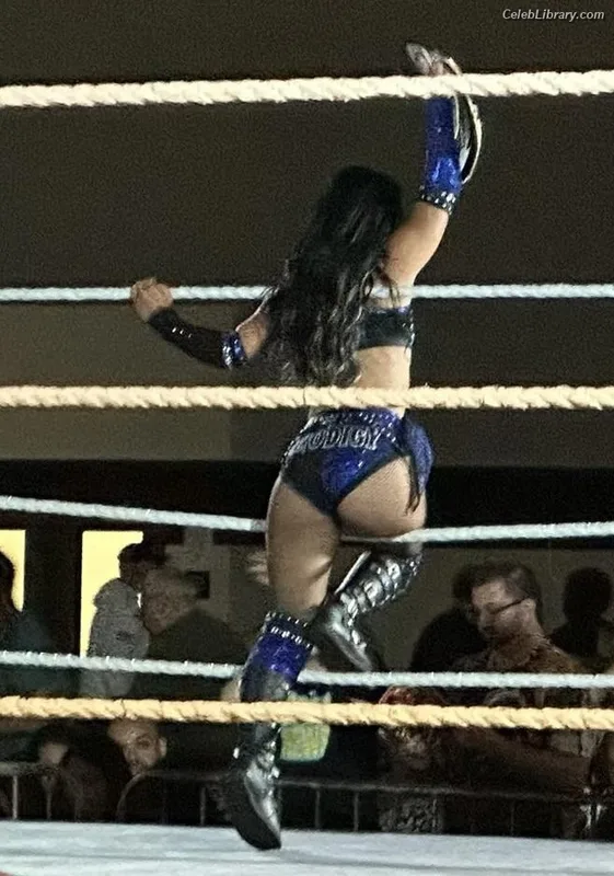 Roxanne Perez photo 4 of 1582