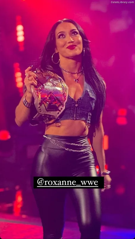 Roxanne Perez photo 7 of 1582