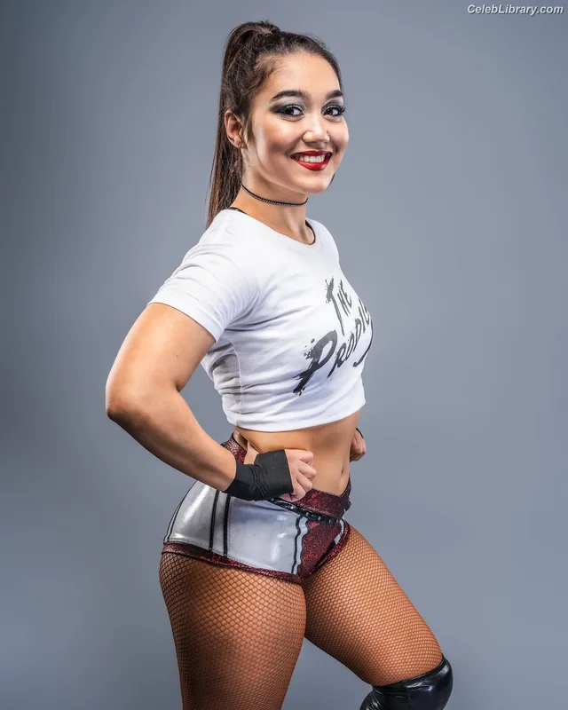 Roxanne Perez photo 17 of 1582