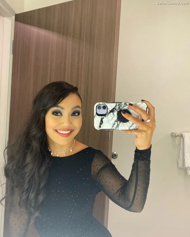 Roxanne Perez photo 1 of 1582