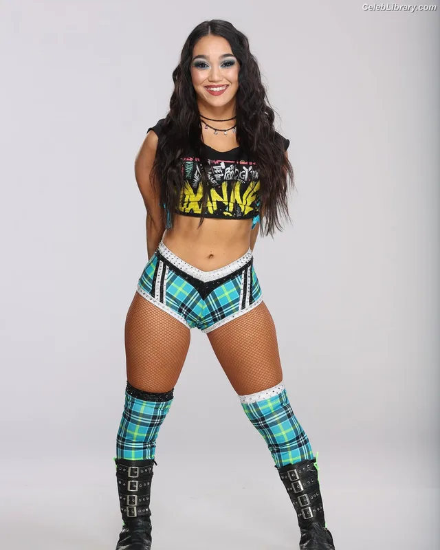 Roxanne Perez photo 11 of 1582