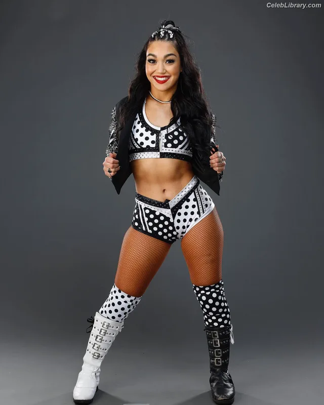 Roxanne Perez photo 13 of 1582