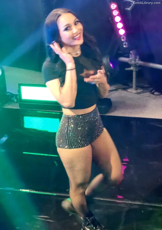 Roxanne Perez photo 3 of 1582