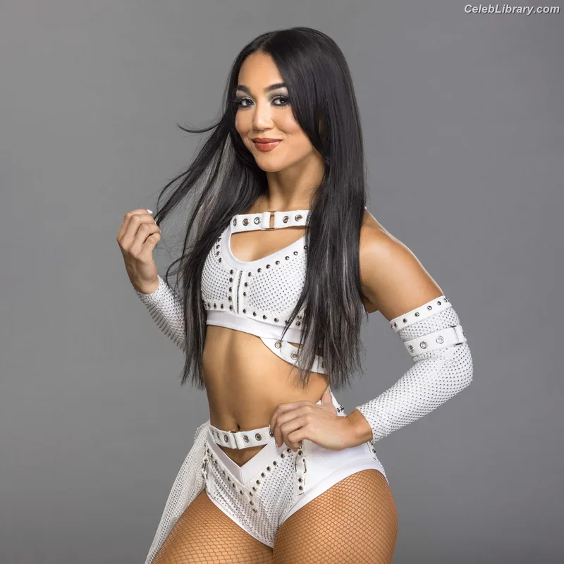 Roxanne Perez photo 2 of 1582