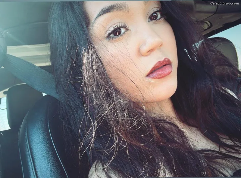 Roxanne Perez photo 11 of 1582