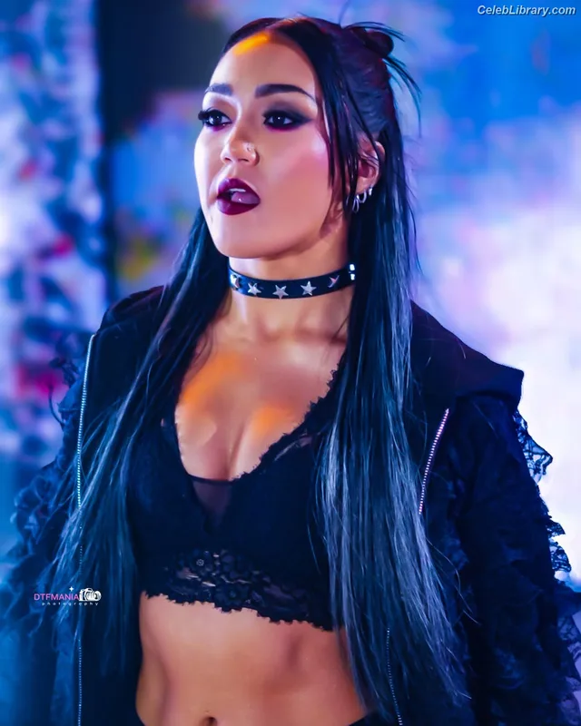 Roxanne Perez photo 16 of 1582