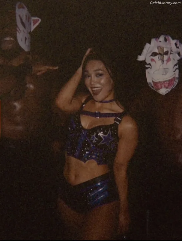 Roxanne Perez photo 6 of 1582