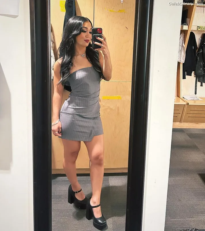 Roxanne Perez photo 2 of 1582