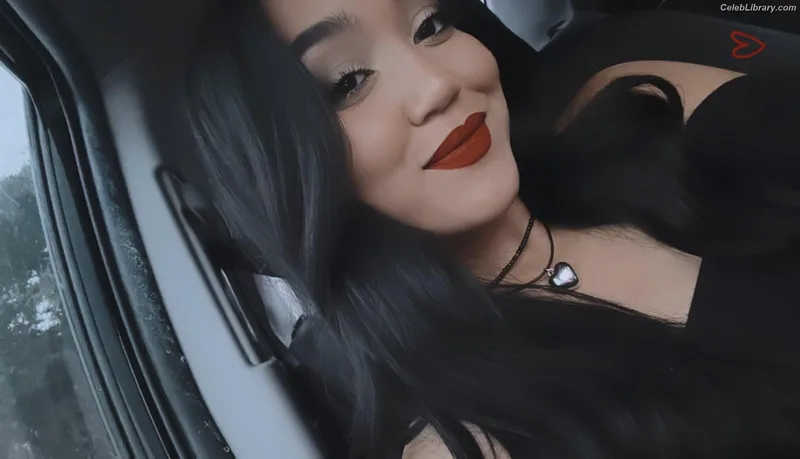 Roxanne Perez photo 8 of 1582