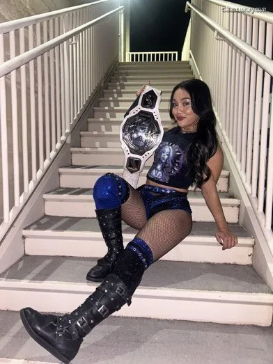 Roxanne Perez photo 16 of 1582