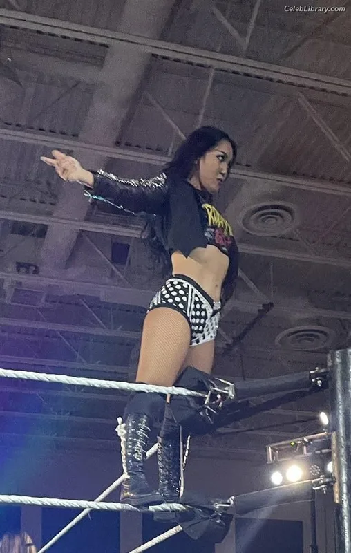 Roxanne Perez photo 2 of 1582