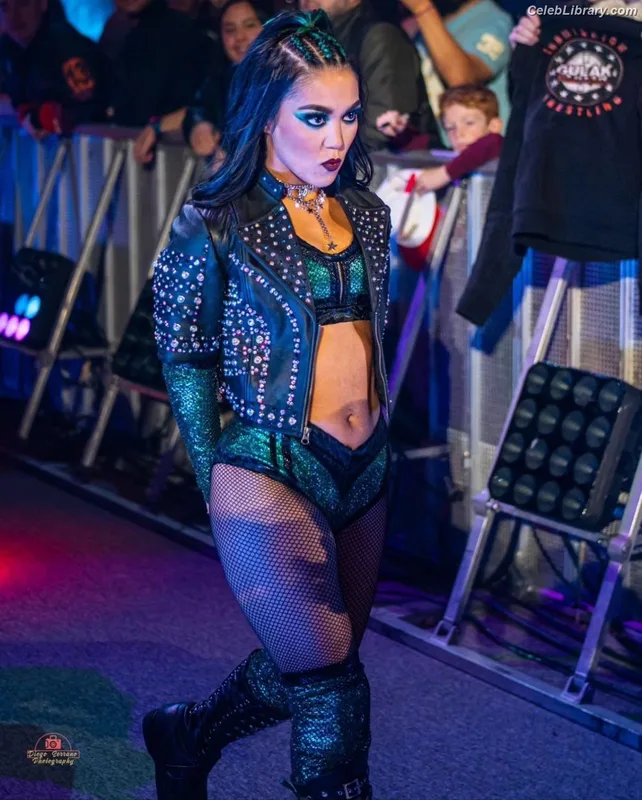 Roxanne Perez photo 3 of 1582