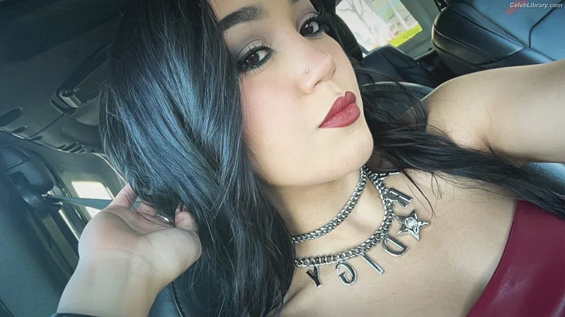 Roxanne Perez photo 1 of 1582