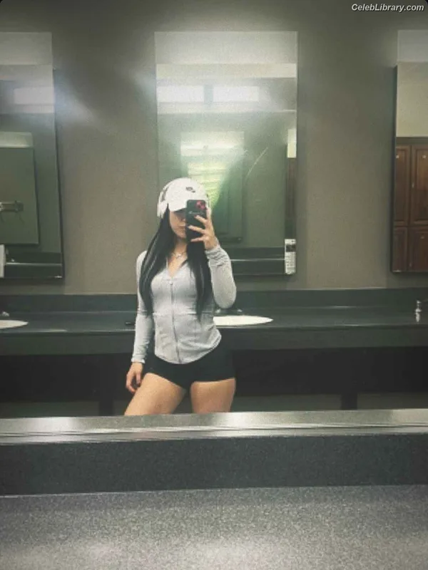 Roxanne Perez photo 14 of 1582