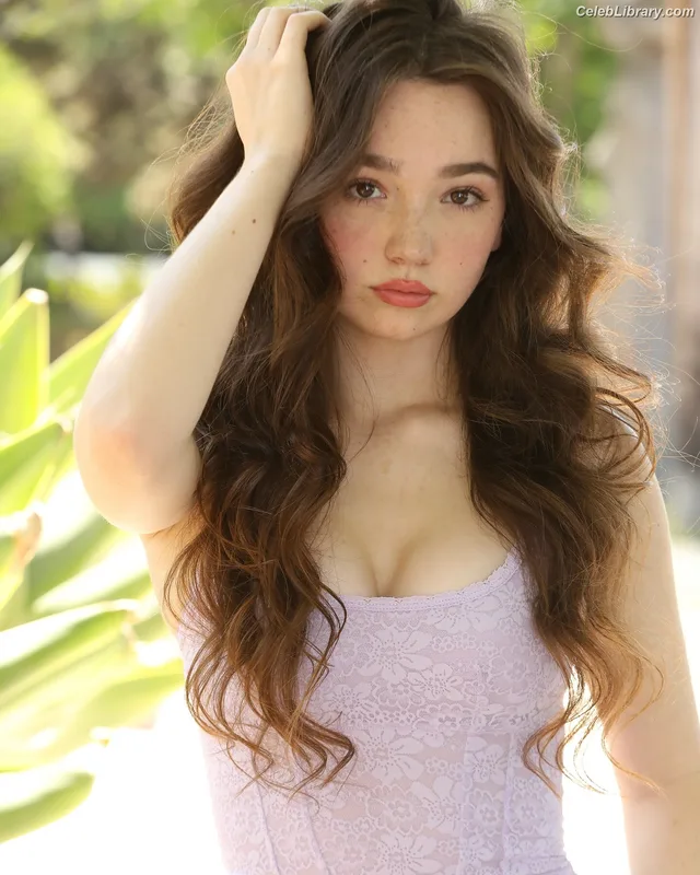 Ruby Jay photo 2 of 39