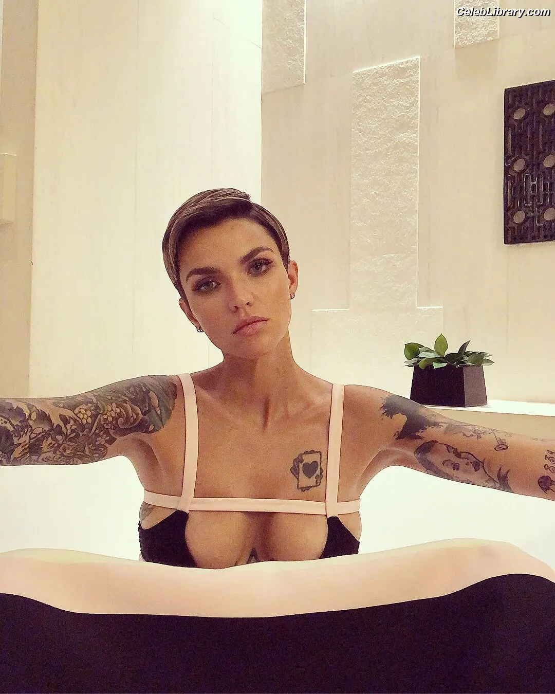 Ruby Rose photo 4 of 45