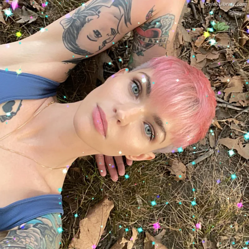 Ruby Rose photo 2 of 45
