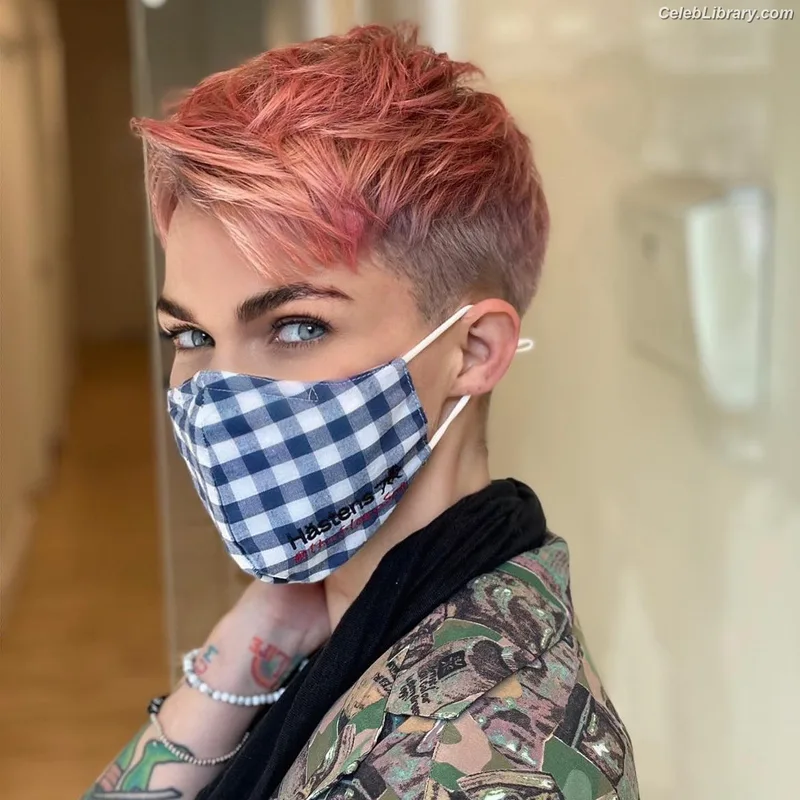 Ruby Rose photo 4 of 45