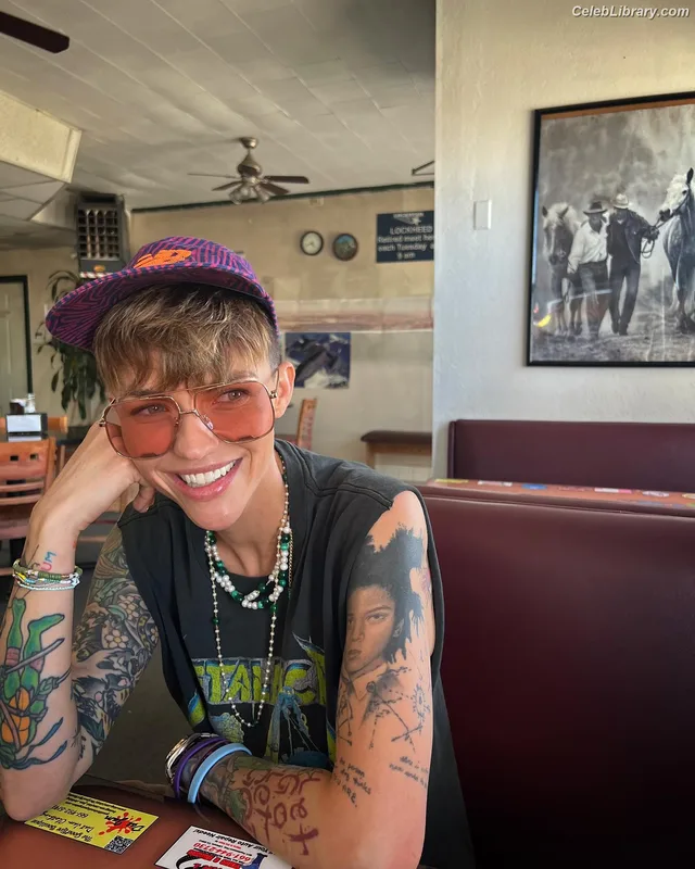 Ruby Rose photo 9 of 45